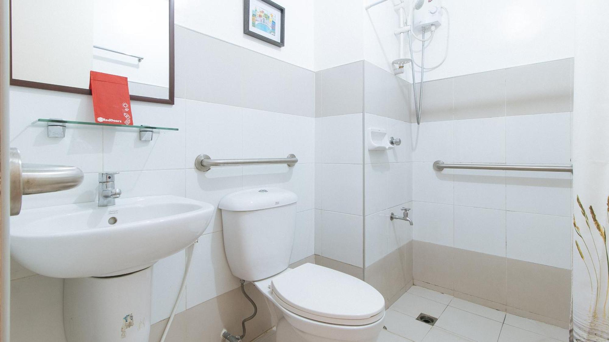 Reddoorz @ Melbourne Suites Makati Makati City Dış mekan fotoğraf