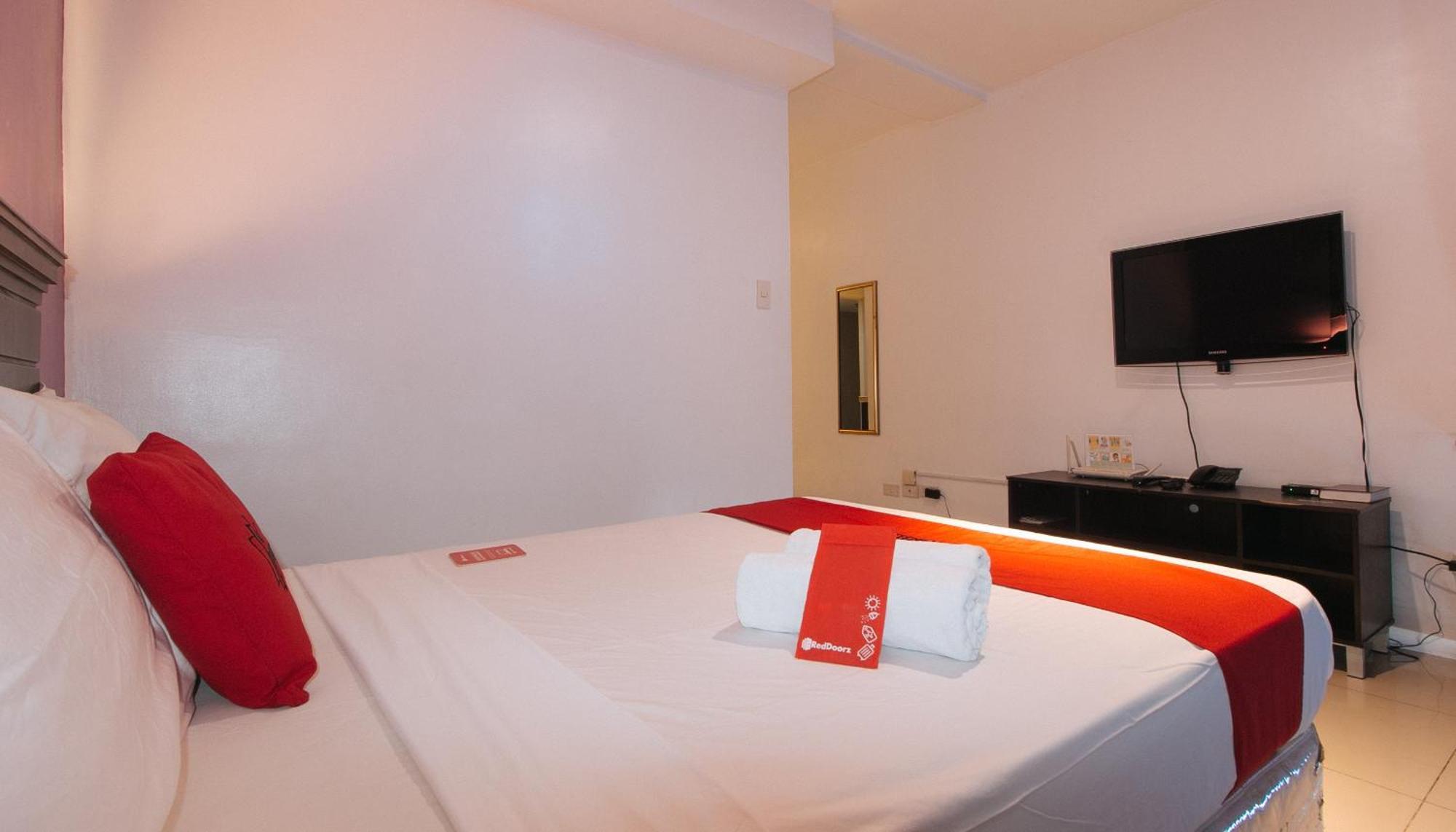 Reddoorz @ Melbourne Suites Makati Makati City Dış mekan fotoğraf
